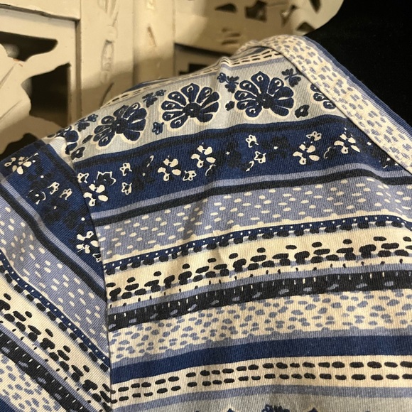 WOMAN WITHIN CUTE BLUE & WHITE FLOWERS & STRIPES SHORT SLEEVE PLUS TOP - Picture 5 of 10